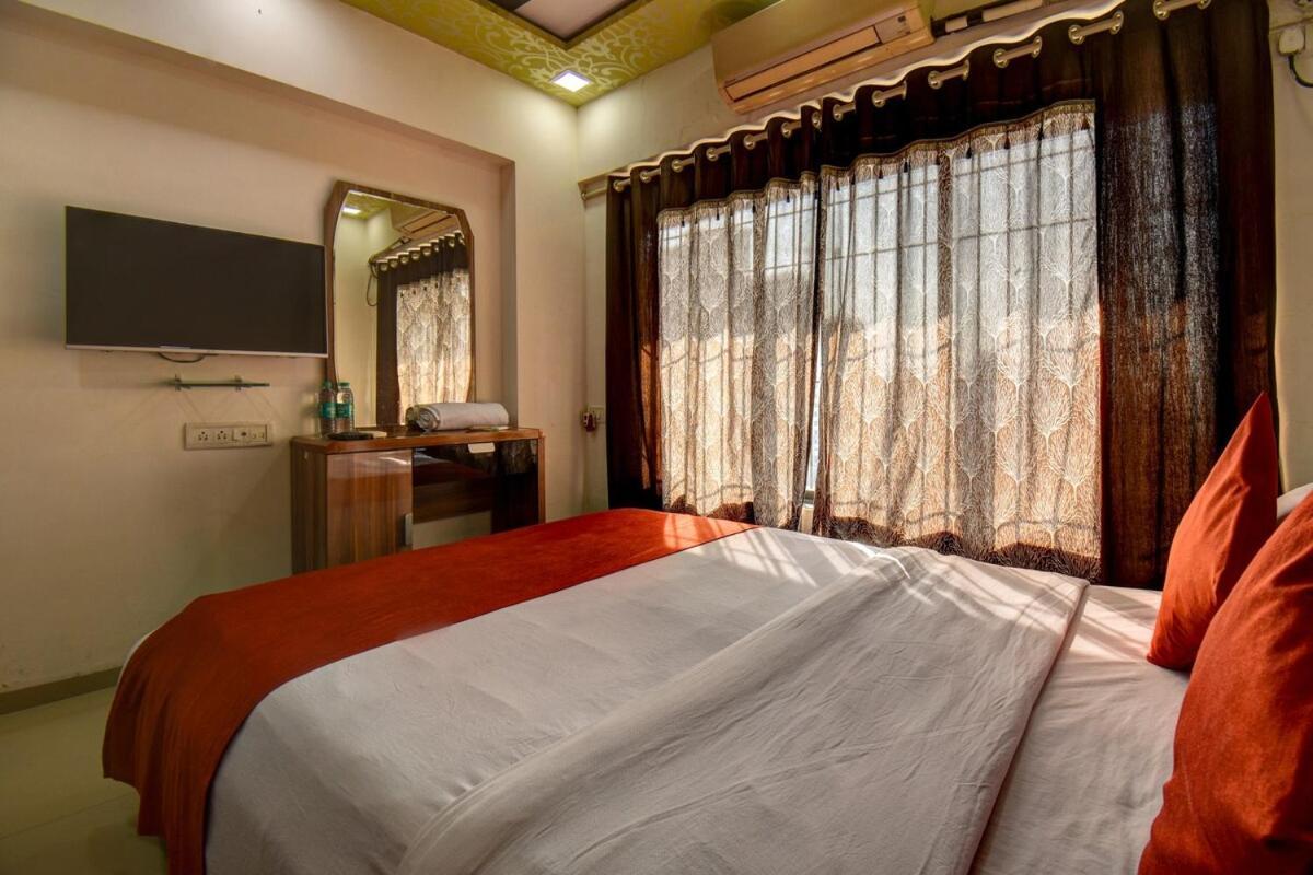 Modern 2bhk Pluto In Powai Apartament *